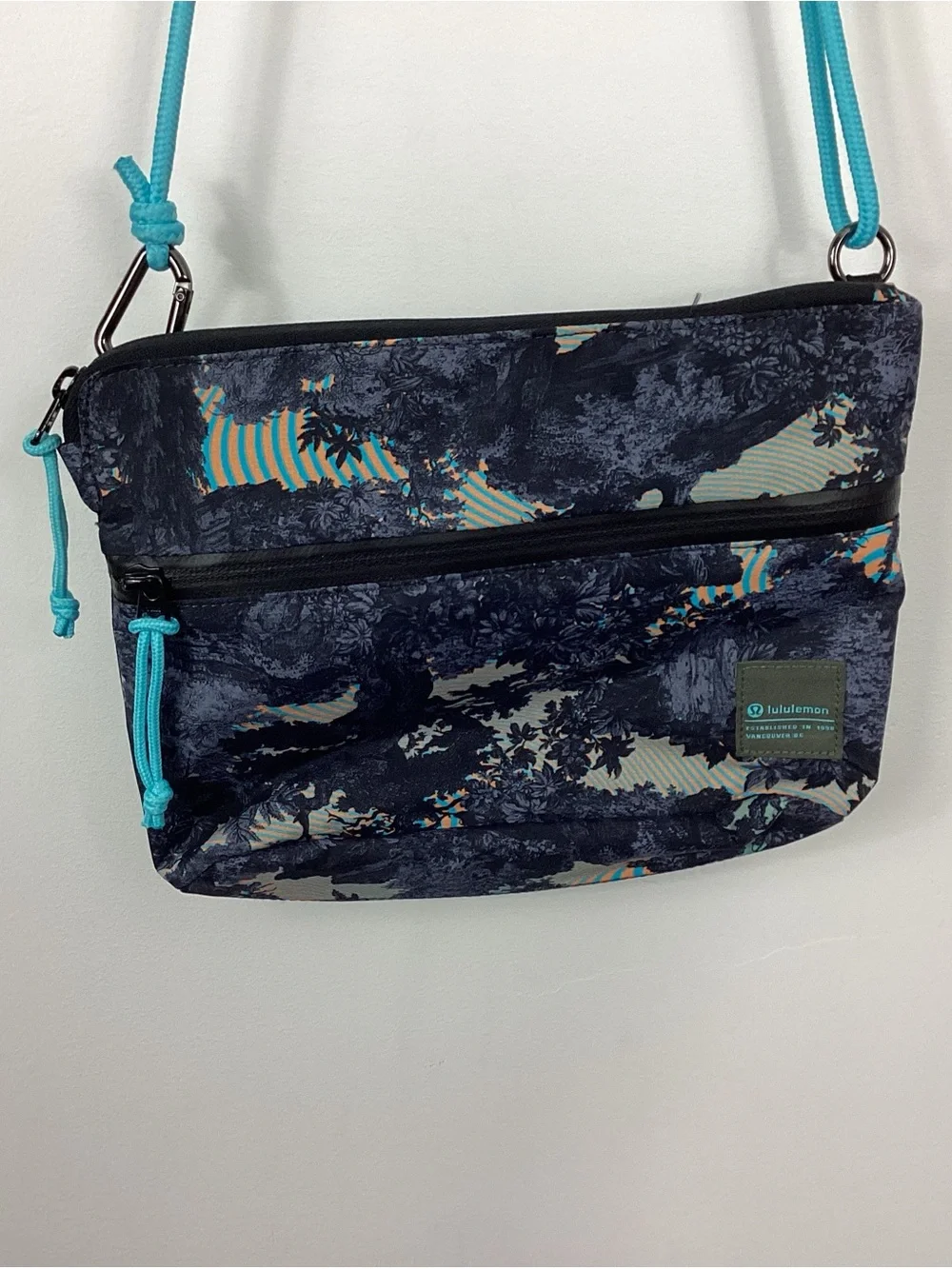 Lululemon Patch Logo Crossbody